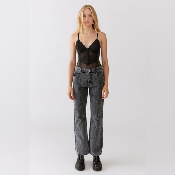 Urban Outfitters BDG 90s Mid Rise Bootcut Corduroy Pants NEW - Picture 1 of 12
